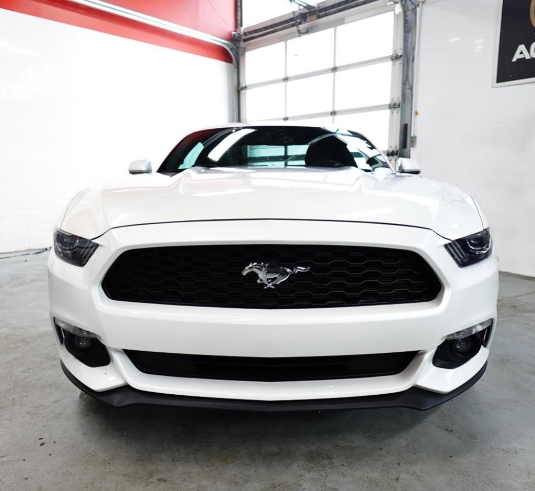2017 Ford Mustang V6 - LOW KM, NO ACCIDENT, DEALER MAINTAINED - Photo #2