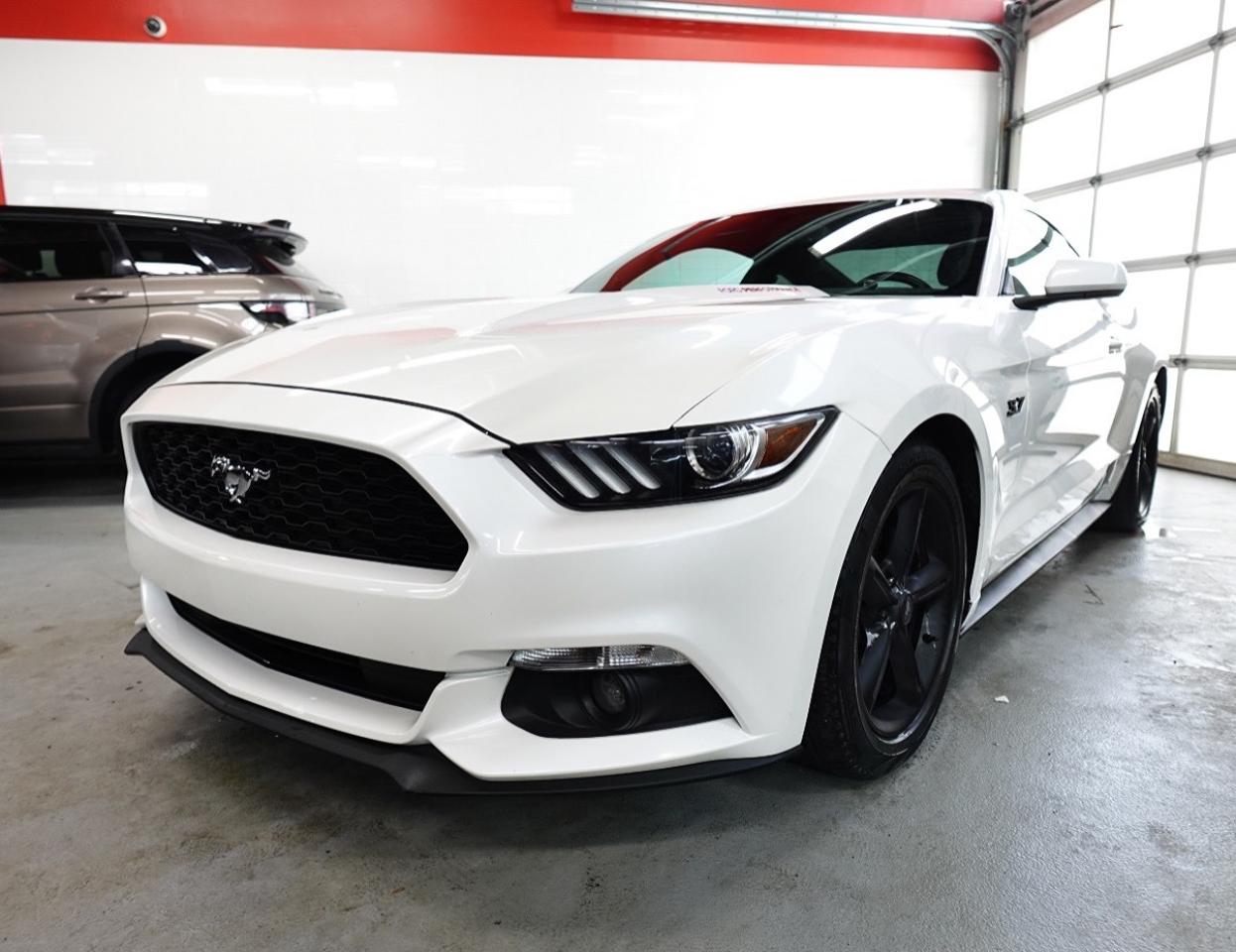 2017 Ford Mustang V6 - LOW KM, NO ACCIDENT, DEALER MAINTAINED Photo2