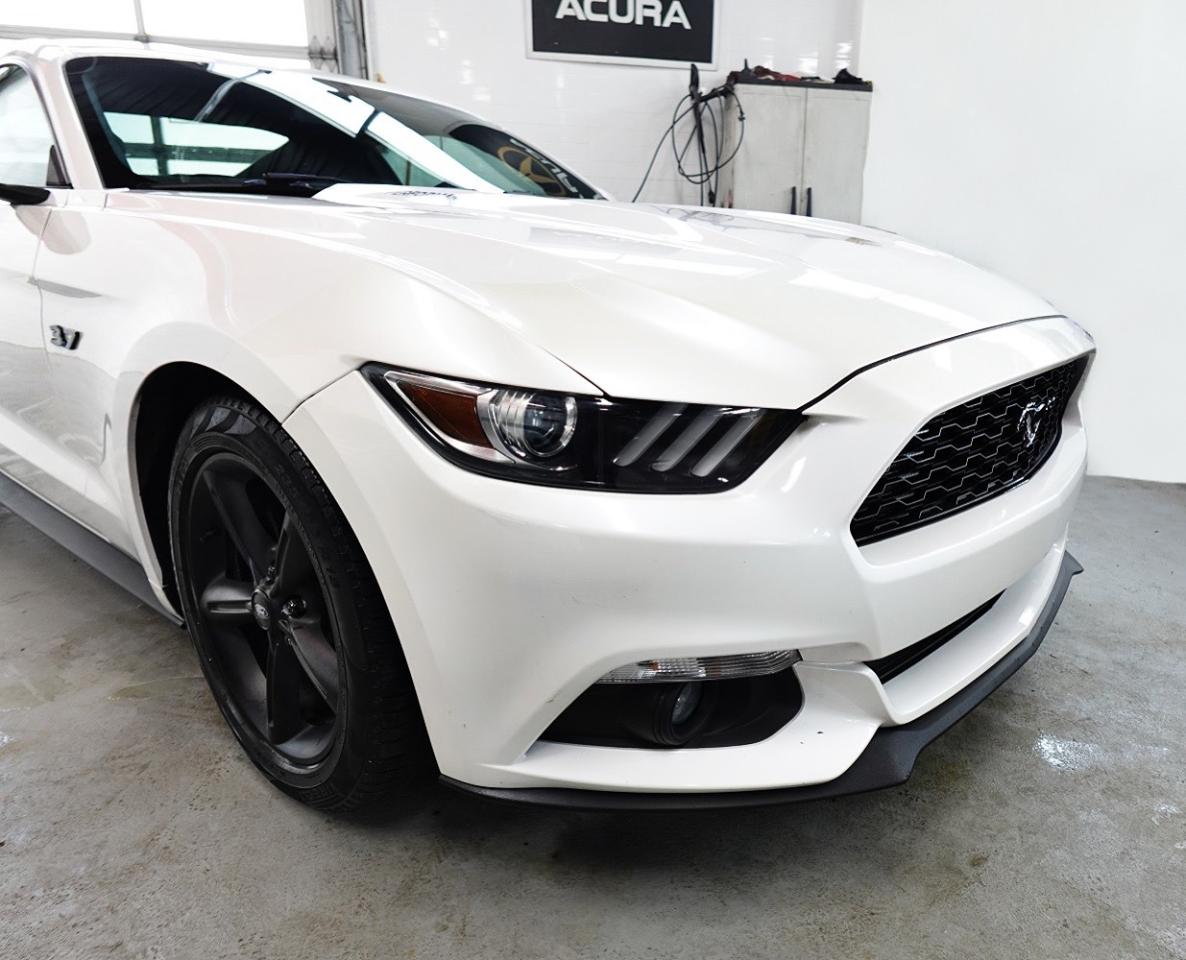 2017 Ford Mustang V6 - LOW KM, NO ACCIDENT, DEALER MAINTAINED - Photo #12