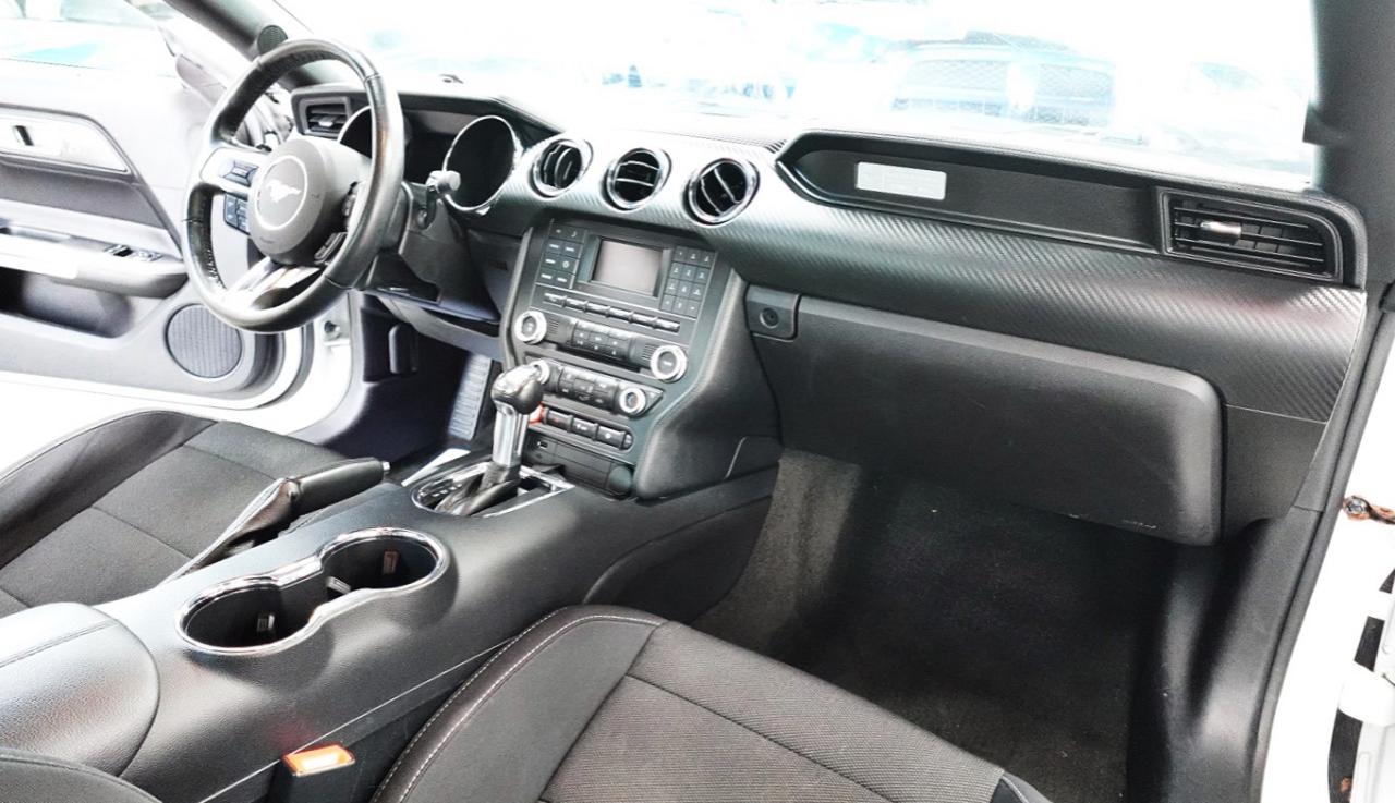 2017 Ford Mustang V6 - LOW KM, NO ACCIDENT, DEALER MAINTAINED - Photo #17