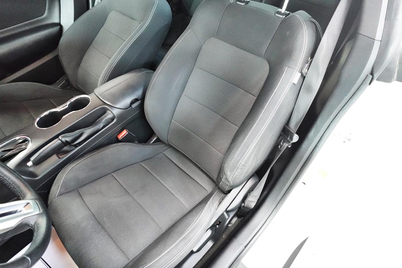 2017 Ford Mustang V6 - LOW KM, NO ACCIDENT, DEALER MAINTAINED - Photo #15