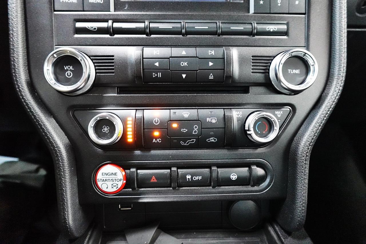 2017 Ford Mustang V6 - LOW KM, NO ACCIDENT, DEALER MAINTAINED - Photo #21
