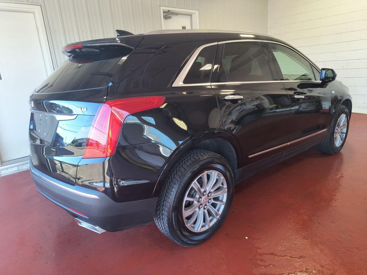2018 Cadillac XT5 Luxury AWD Photo0