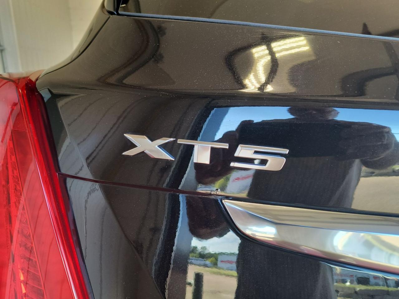 2018 Cadillac XT5 Luxury AWD Photo0