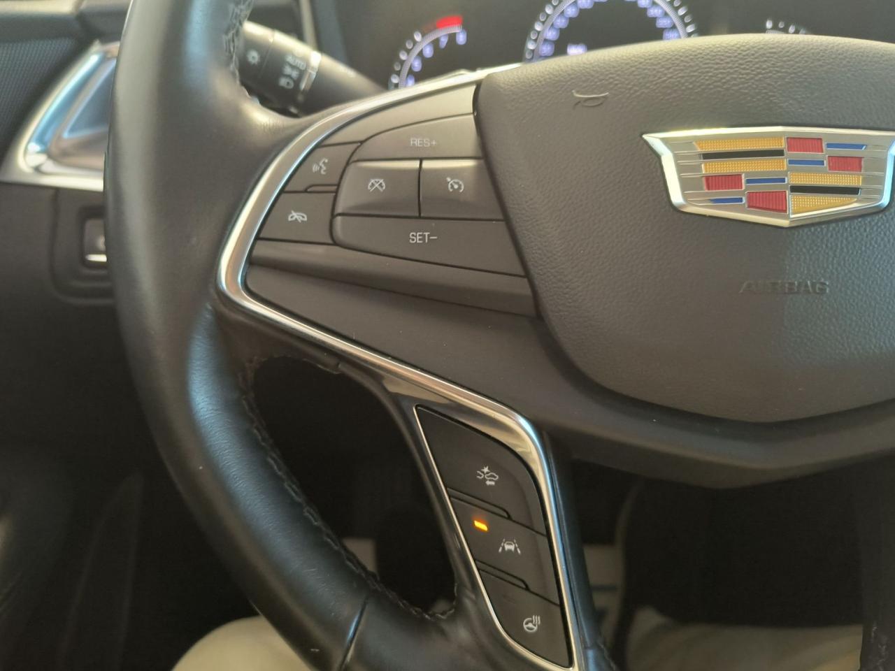 2018 Cadillac XT5 Luxury AWD Photo0
