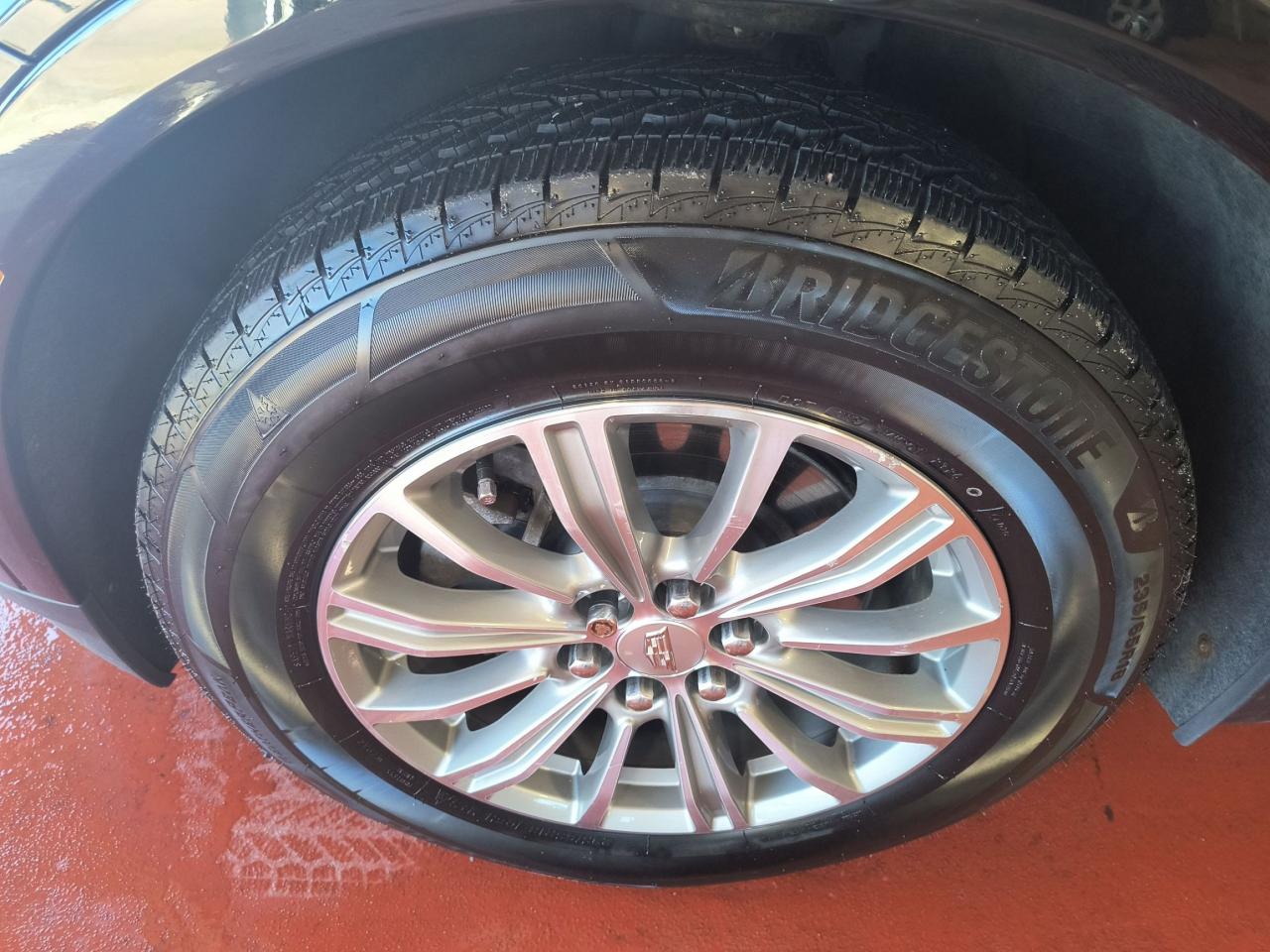 2018 Cadillac XT5 Luxury AWD Photo0