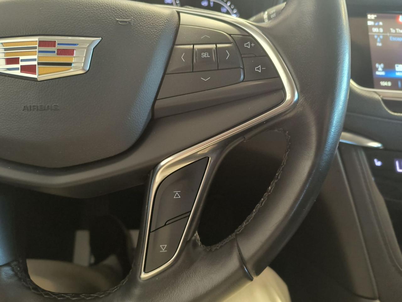 2018 Cadillac XT5 Luxury AWD Photo0