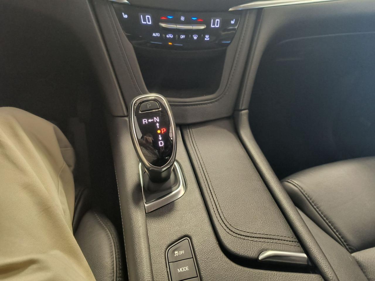 2018 Cadillac XT5 Luxury AWD Photo0