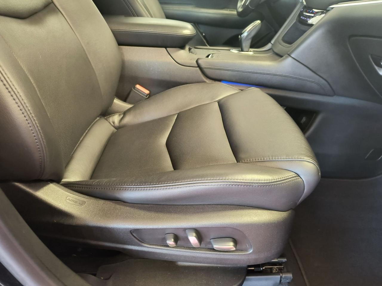2018 Cadillac XT5 Luxury AWD Photo0