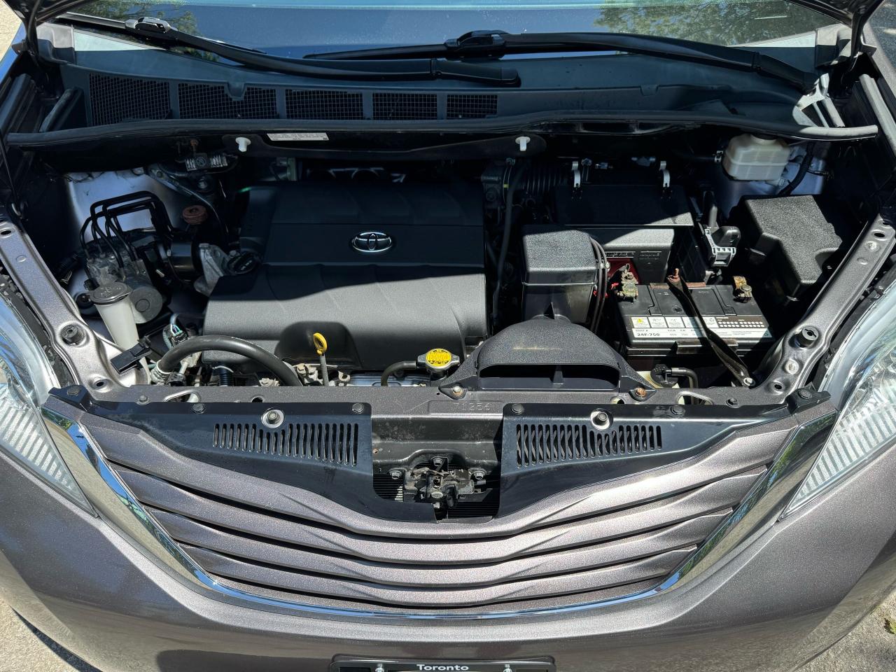 2015 Toyota Sienna LE - Photo #21