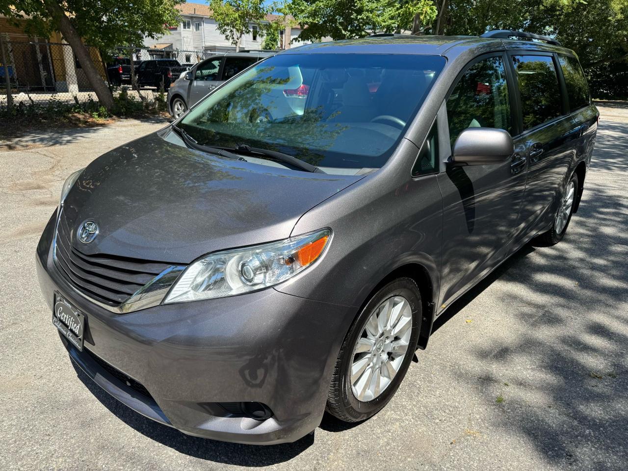 Used 2015 Toyota Sienna LE for sale in Scarborough, ON