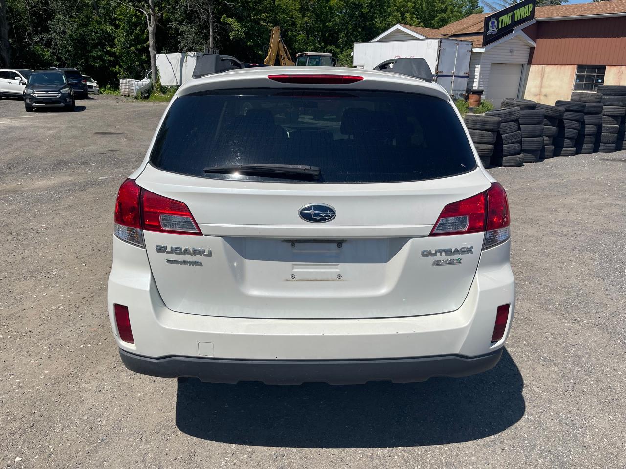 2011 Subaru Outback 2.5i Sport - Photo #5