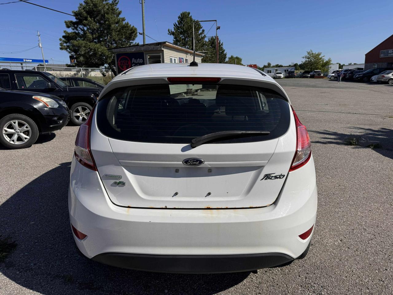2017 Ford Fiesta SE - Photo #6