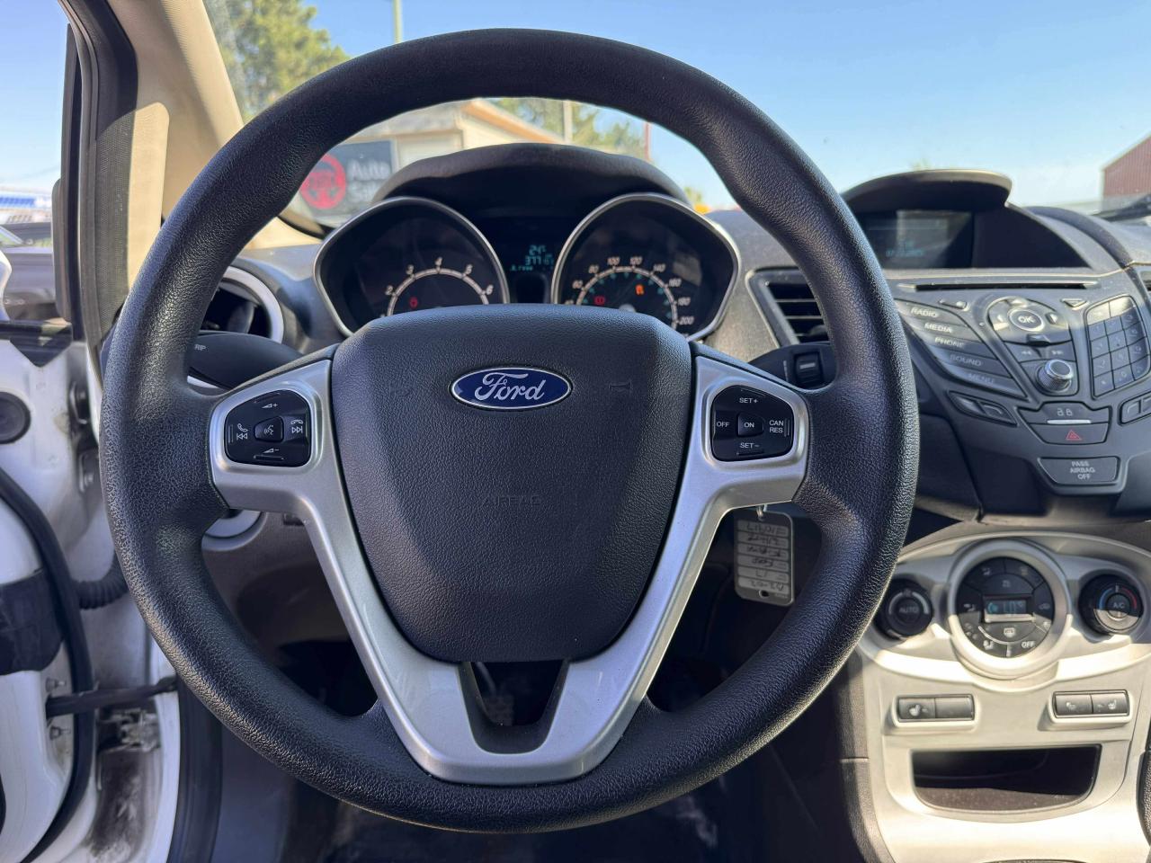 2017 Ford Fiesta SE - Photo #14