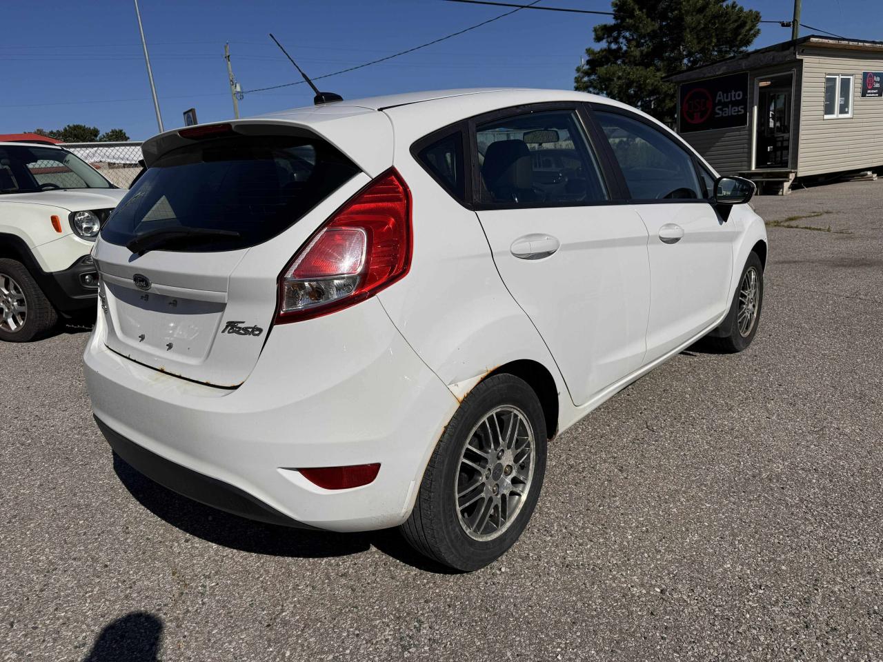 2017 Ford Fiesta SE - Photo #7