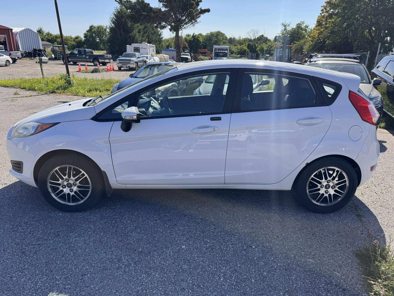 2017 Ford Fiesta SE - Photo #4