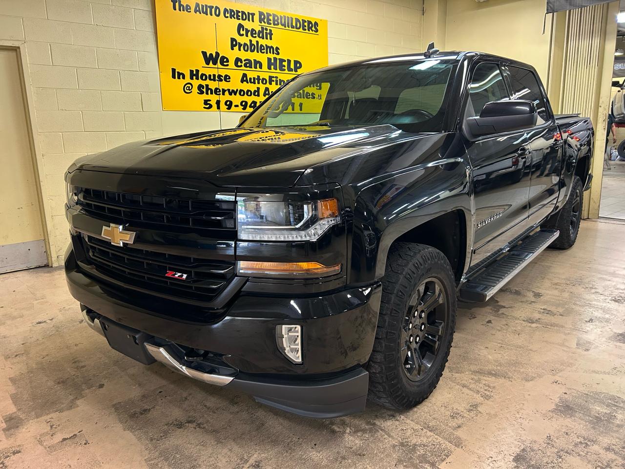 Used 2018 Chevrolet Silverado 1500 LT for sale in Windsor, ON
