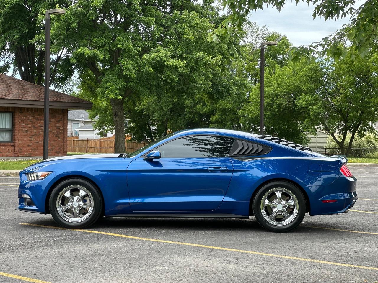2017 Ford Mustang EcoBoost - Photo #2