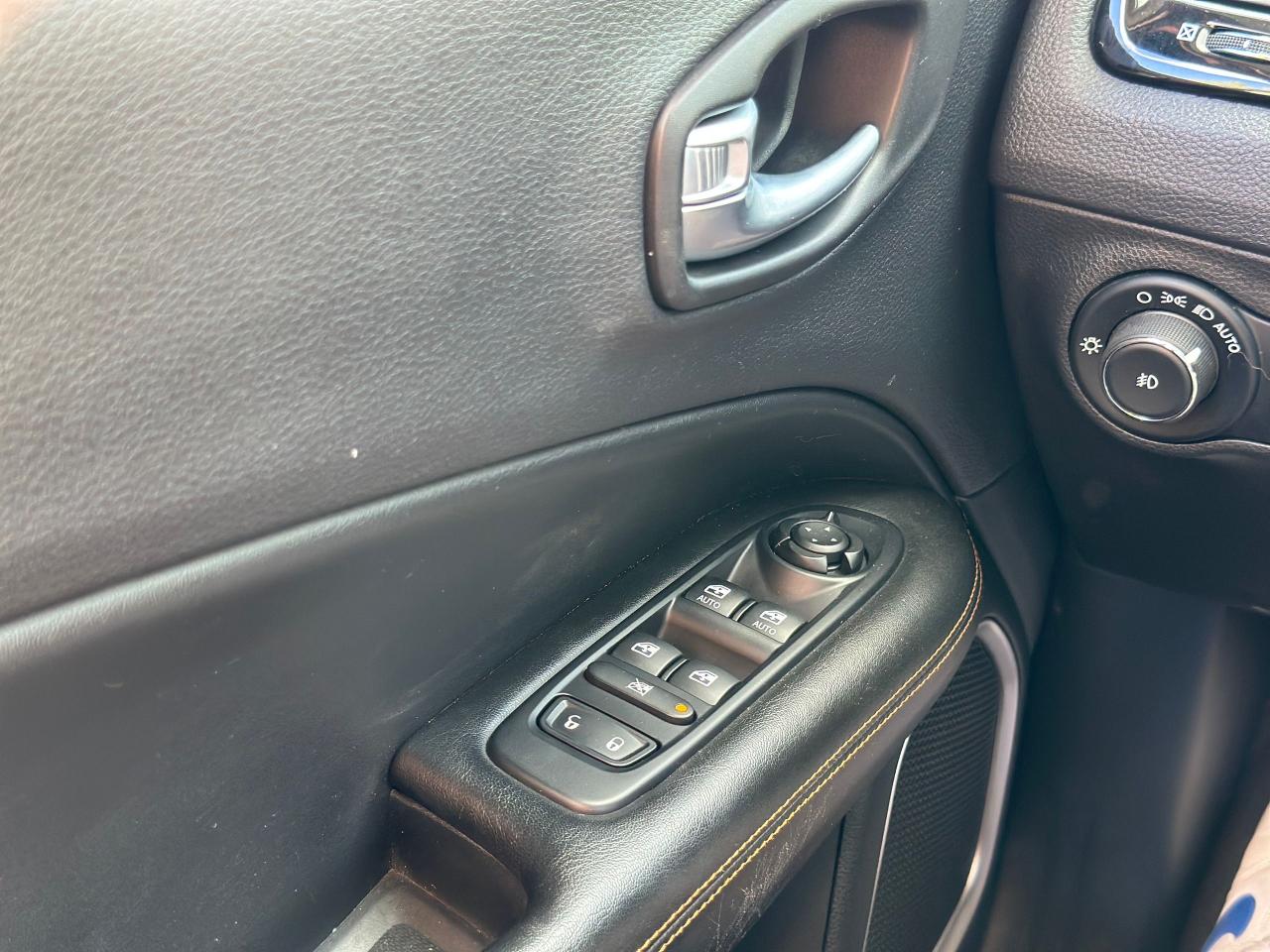 2020 Jeep Compass LIMITED - Photo #13