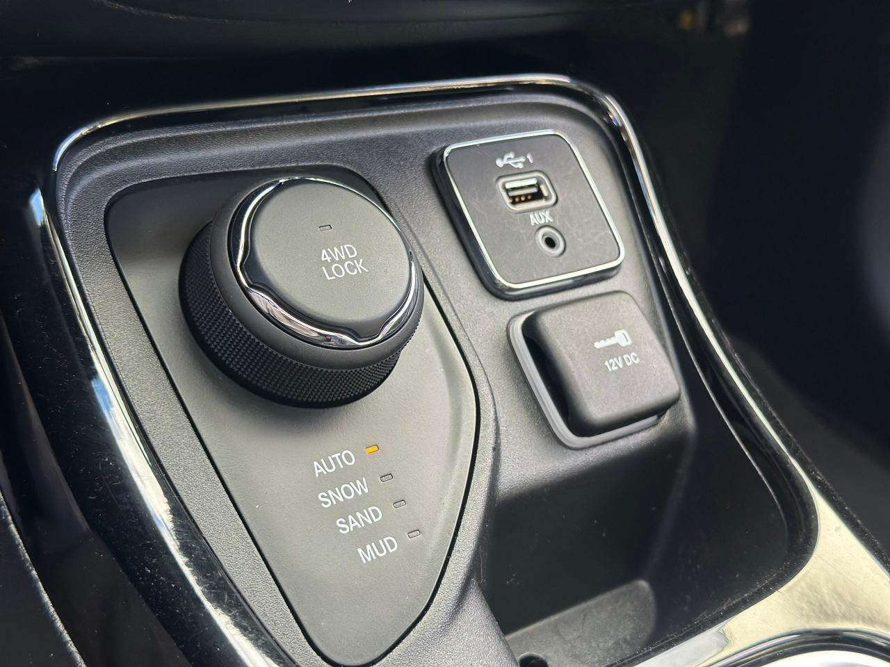 2020 Jeep Compass LIMITED - Photo #14