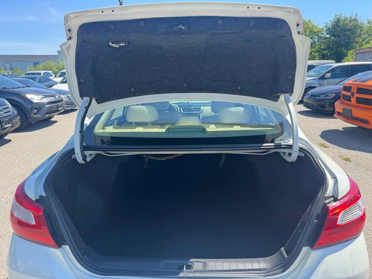 2016 Nissan Altima 2.5 SL Tech - Photo #20
