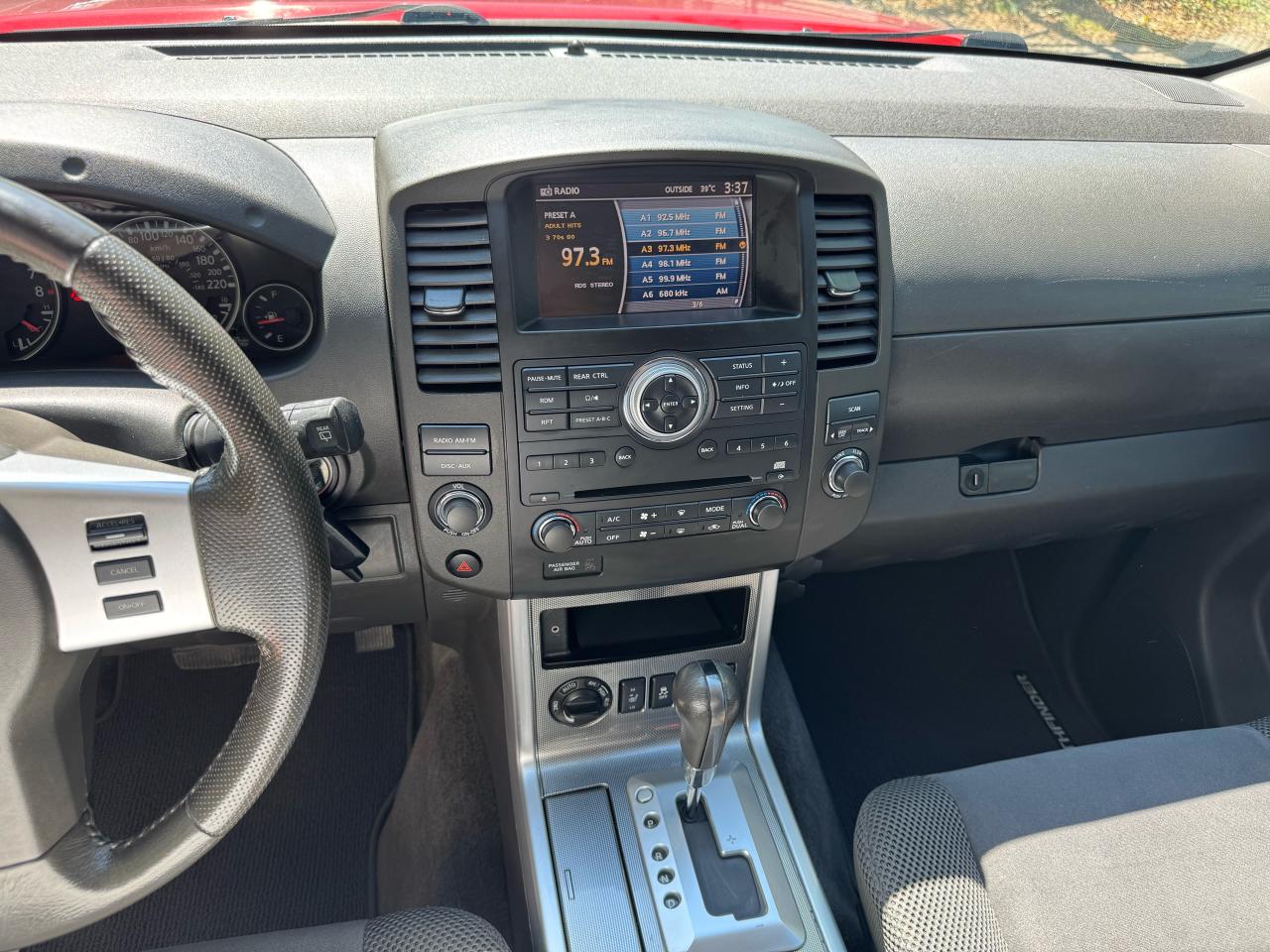 2012 Nissan Pathfinder SV - 4X4 - Photo #11