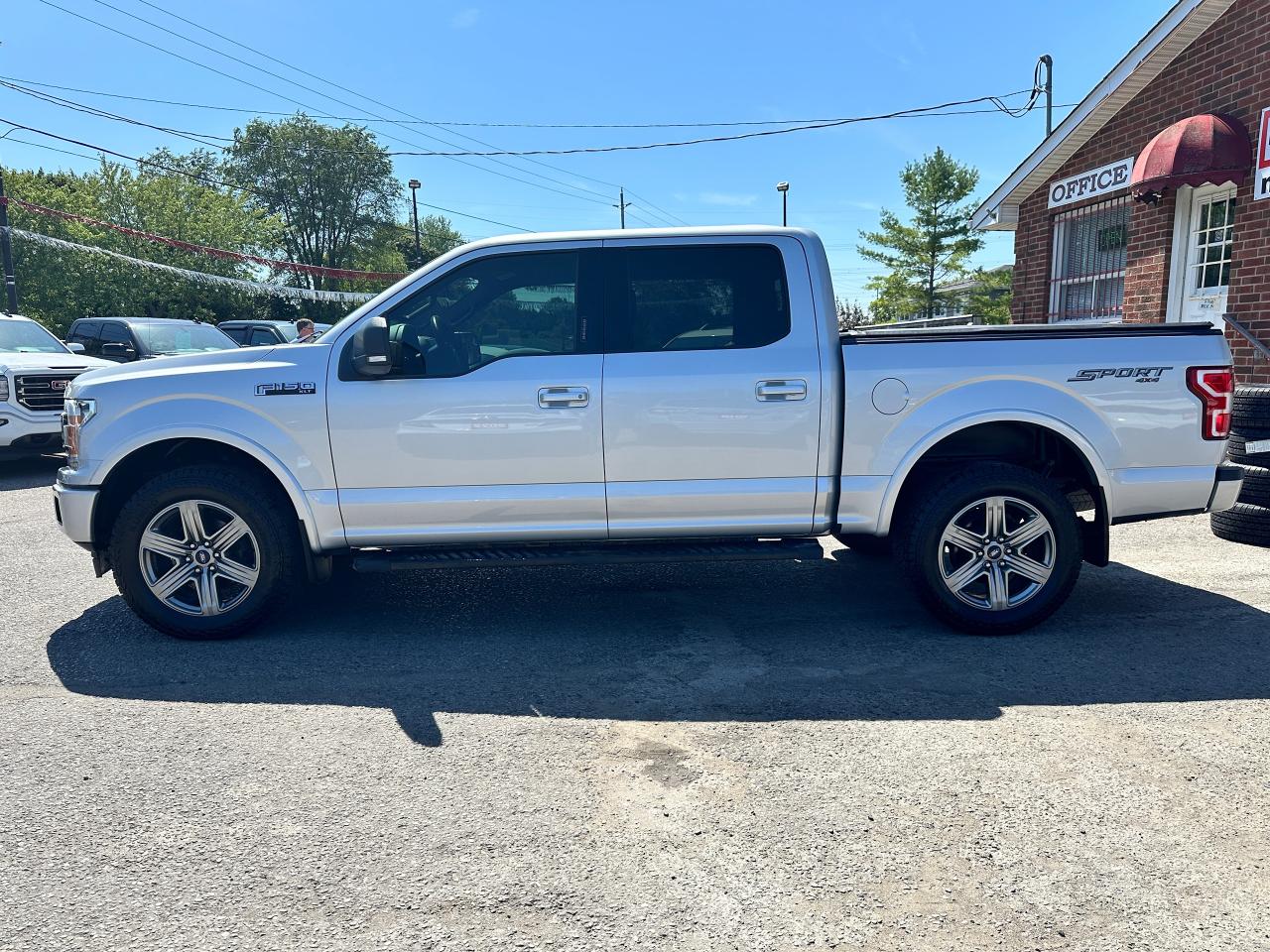 2019 Ford F-150 XLT SPORT 4x4 HTD-Cloth CarPlay NAV XM BackupCam Photo2