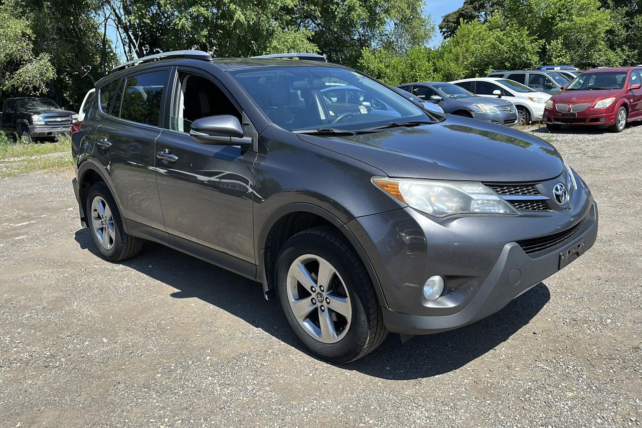 2015 Toyota RAV4 XLE - Photo #4