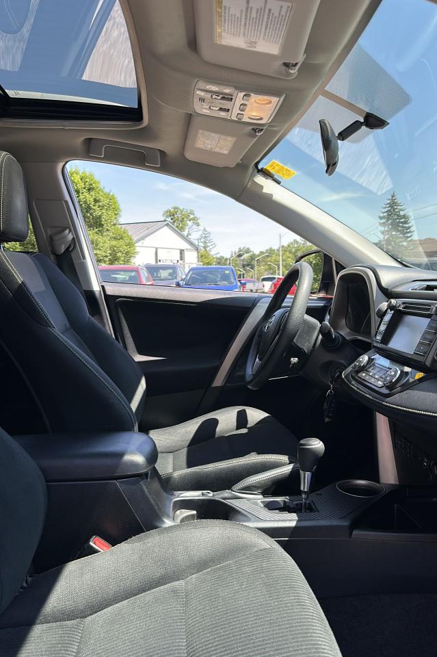 2015 Toyota RAV4 XLE - Photo #6