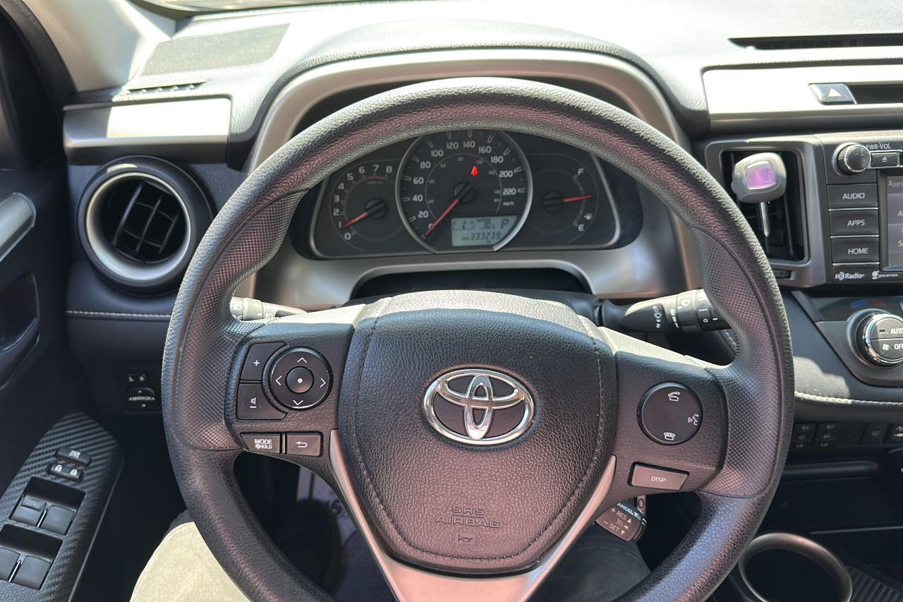 2015 Toyota RAV4 XLE - Photo #14