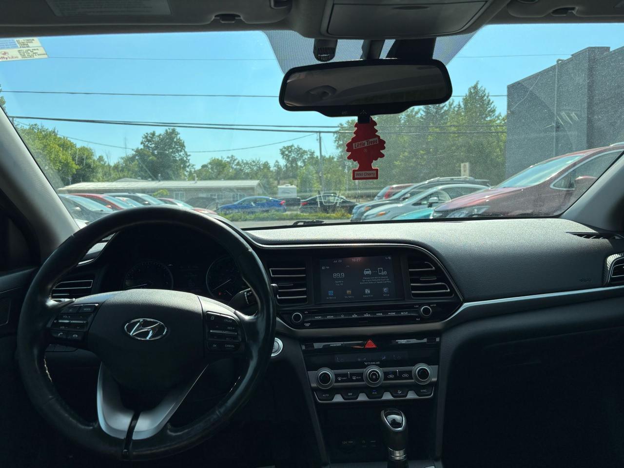 2019 Hyundai Elantra Luxury - Photo #16