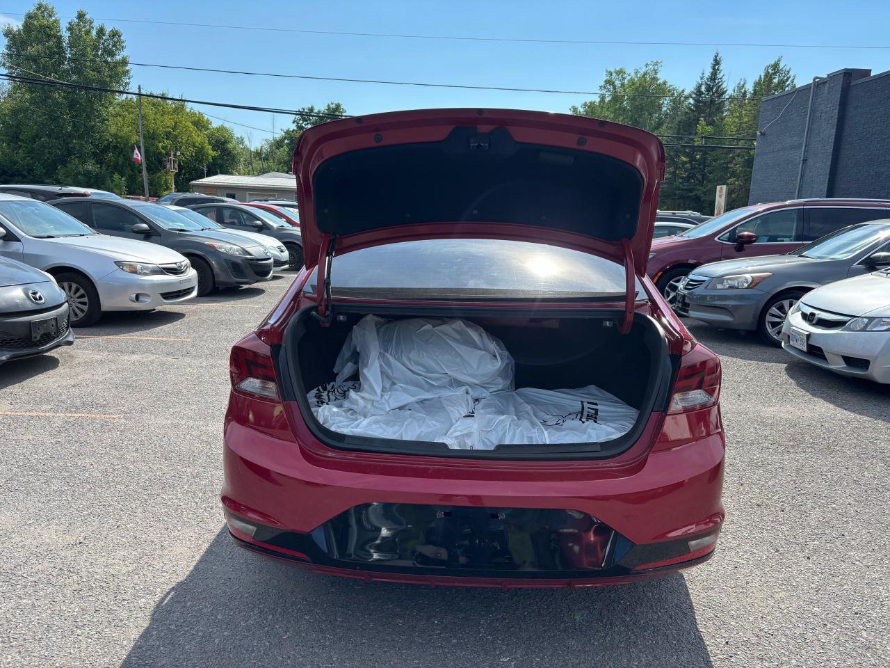 2019 Hyundai Elantra Luxury - Photo #6