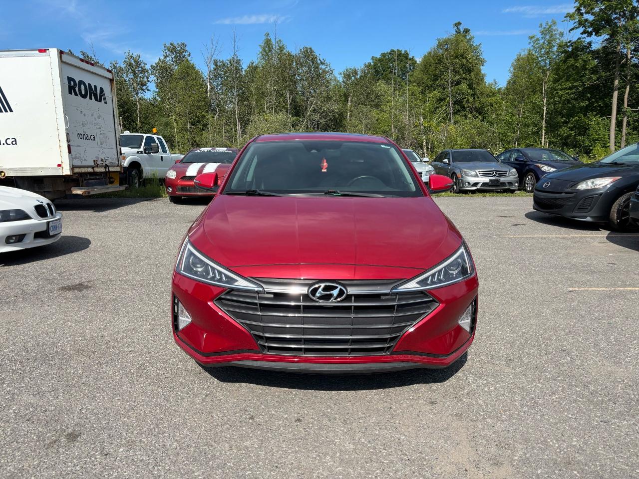 2019 Hyundai Elantra Luxury - Photo #2