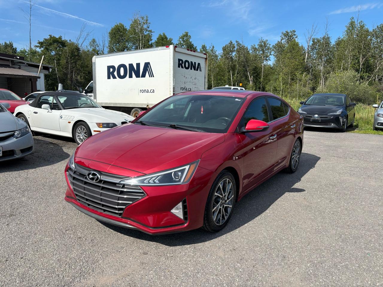 2019 Hyundai Elantra Luxury - Photo #3