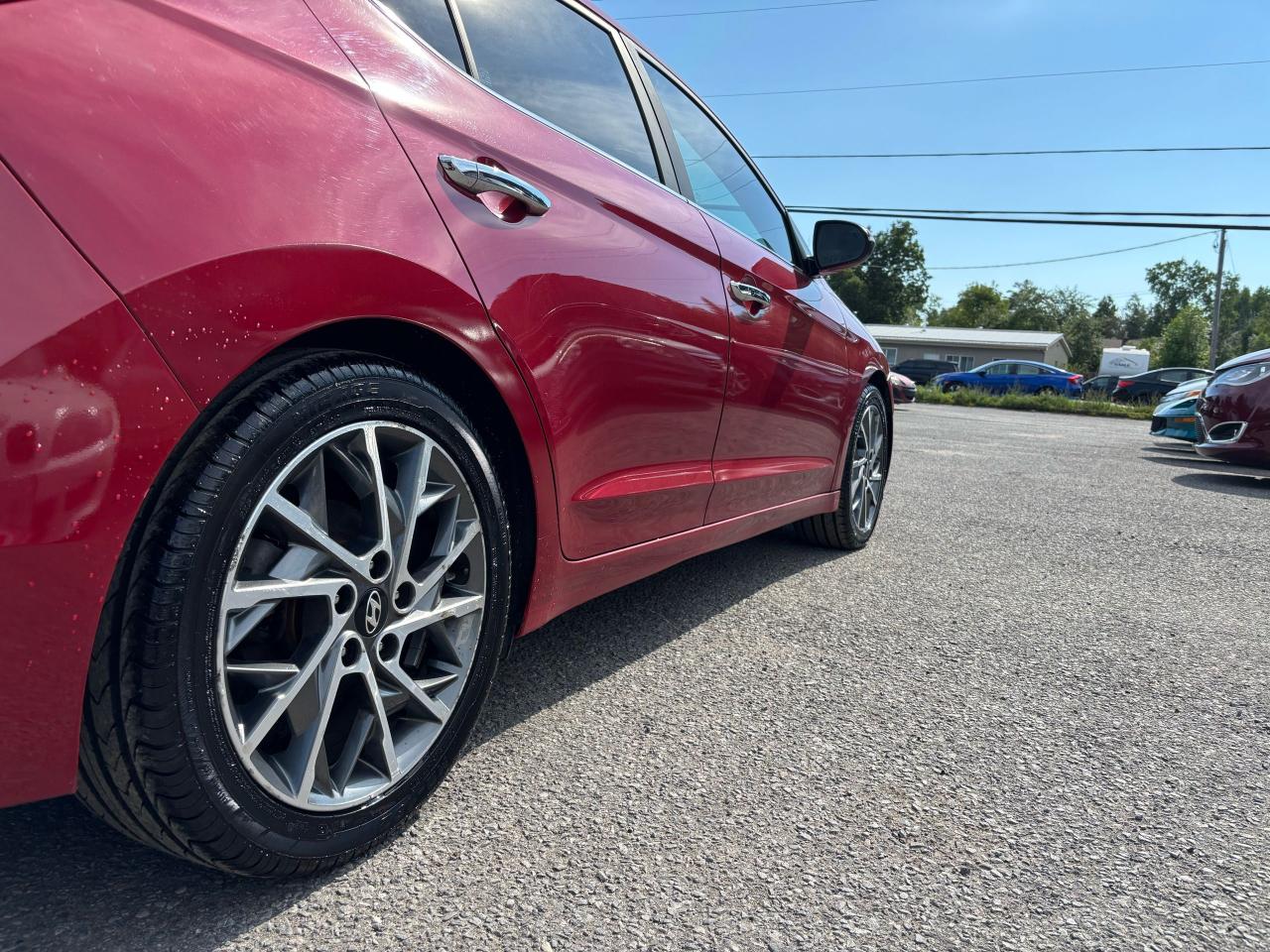 2019 Hyundai Elantra Luxury - Photo #8