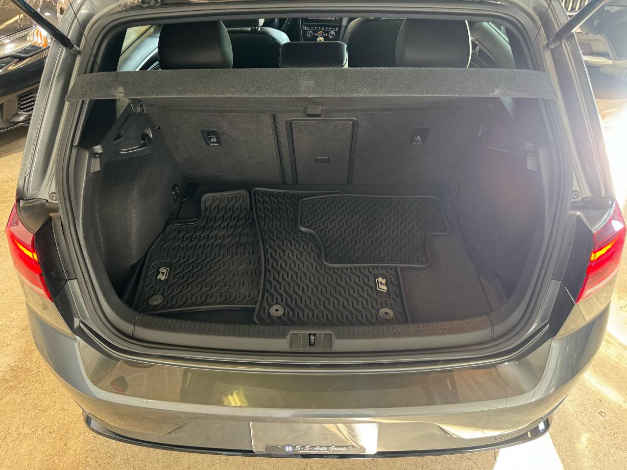 2019 Volkswagen Golf R 6SPD|NAV|BACKUP|CARPLAY|FENDER AUDIO|CLEAN CARFAX| - Photo #29