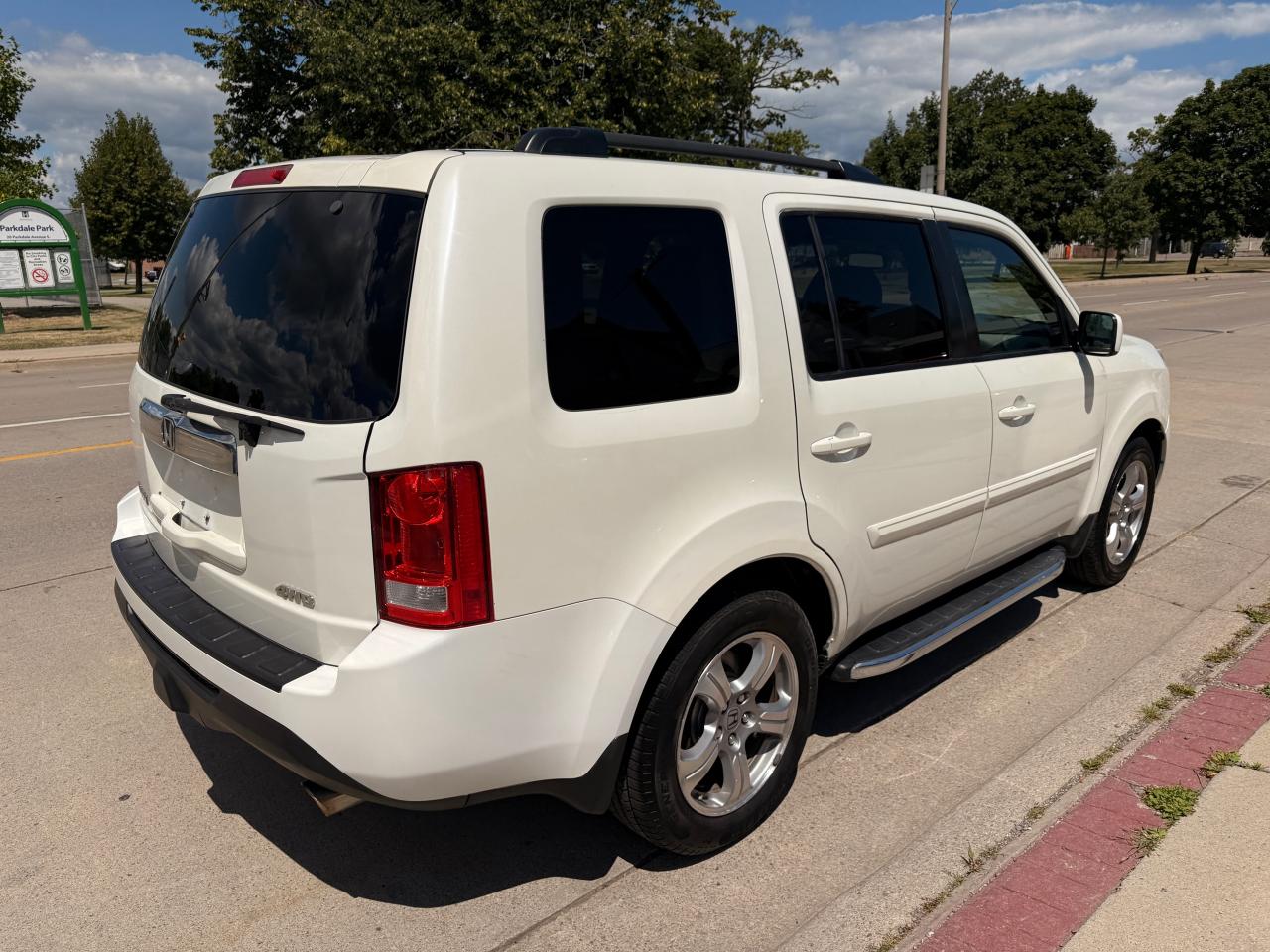 2015 Honda Pilot EX-L - Photo #9