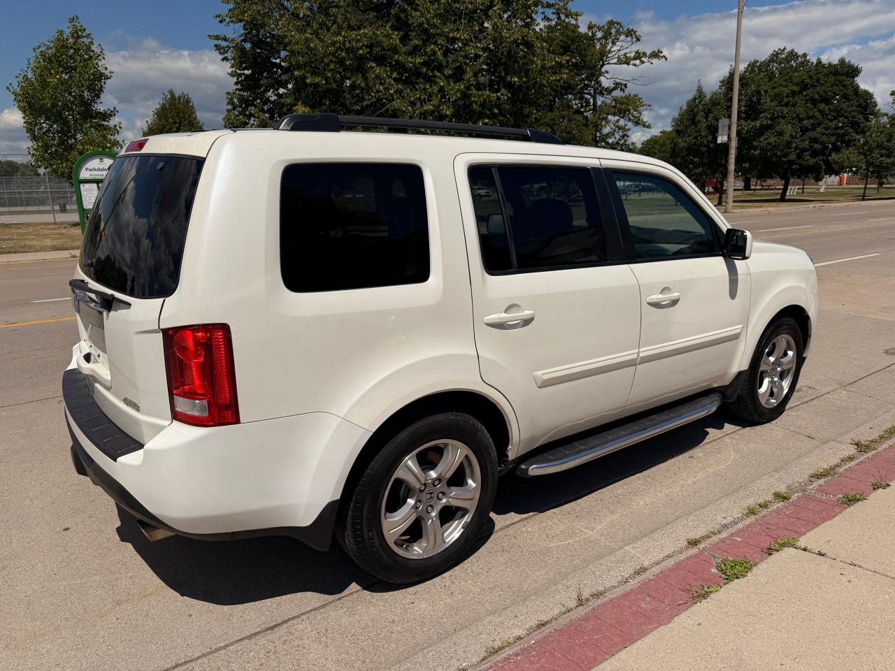 2015 Honda Pilot EX-L - Photo #10