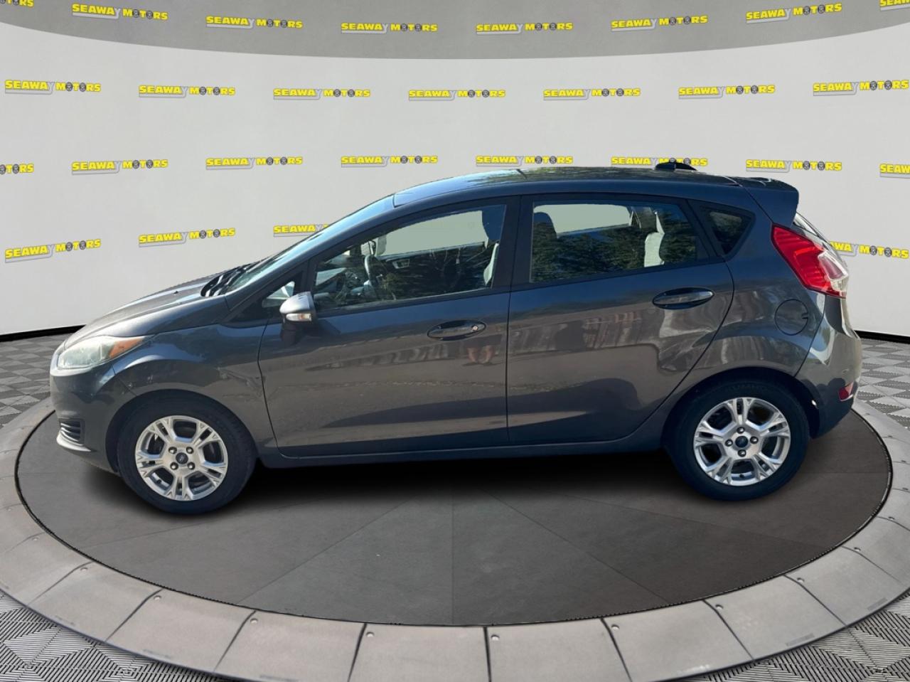 2015 Ford Fiesta SE - Photo #6
