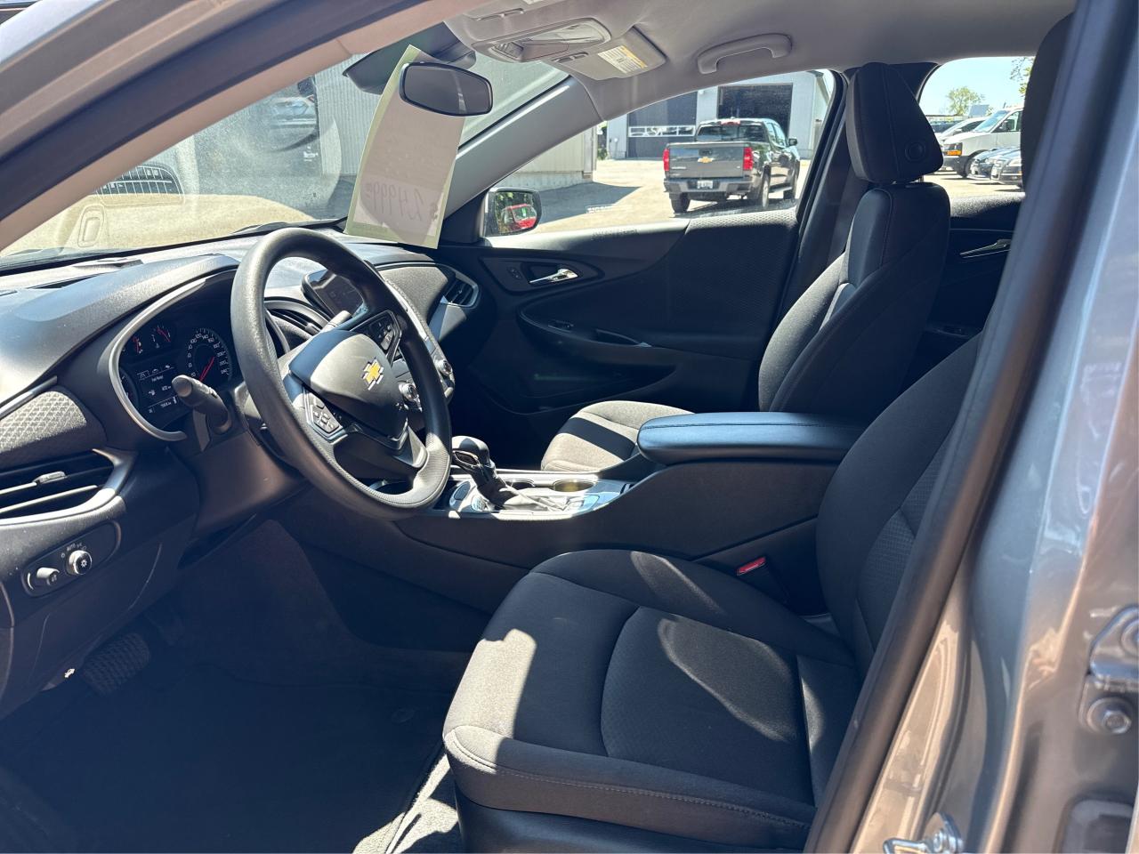 2023 Chevrolet Malibu LT (1LT) - Photo #9