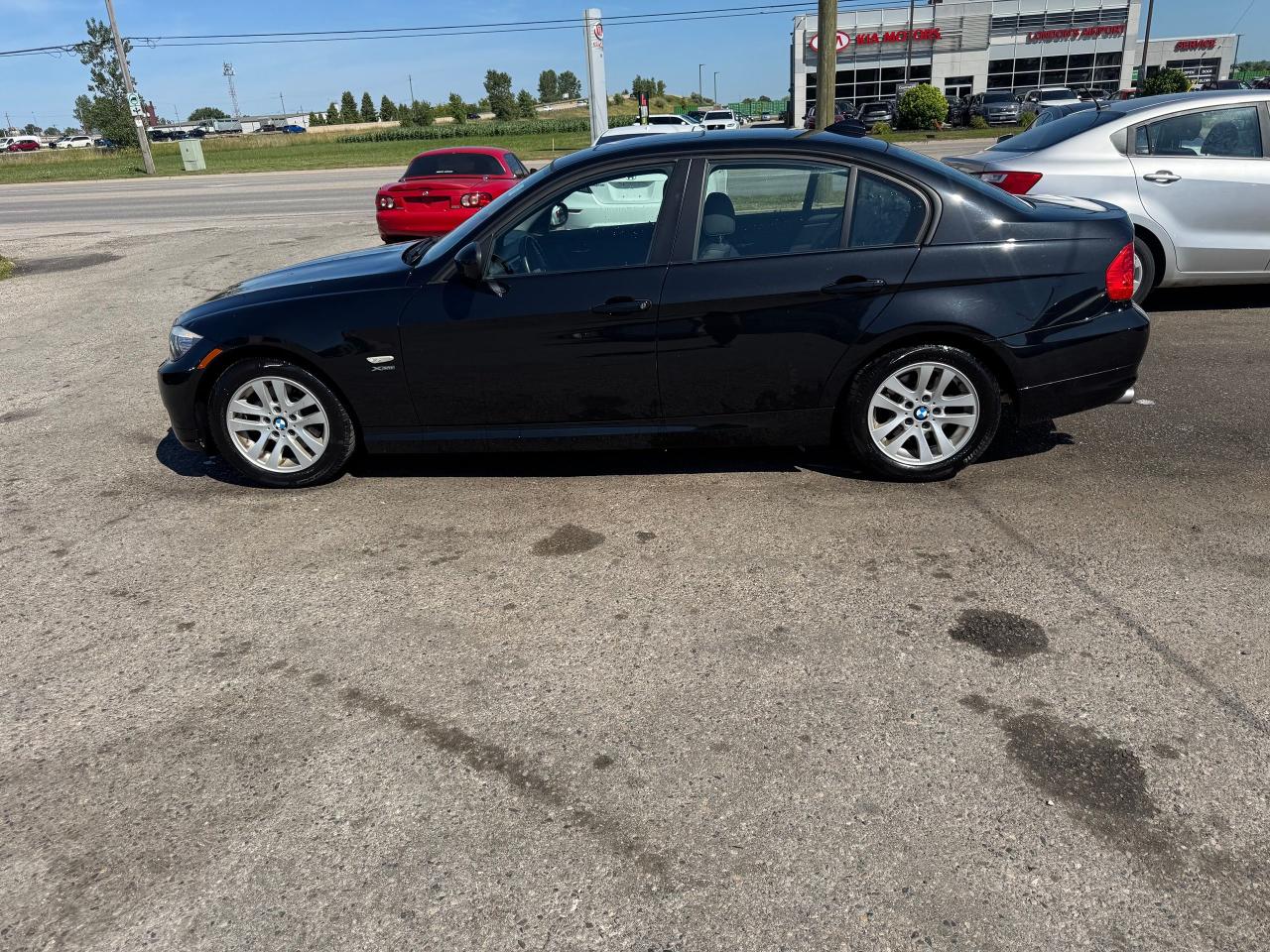 2009 BMW 3 Series 328i xDrive, AUTO, LOW KMS, ONLY 77,000KMS, CERT - Photo #2