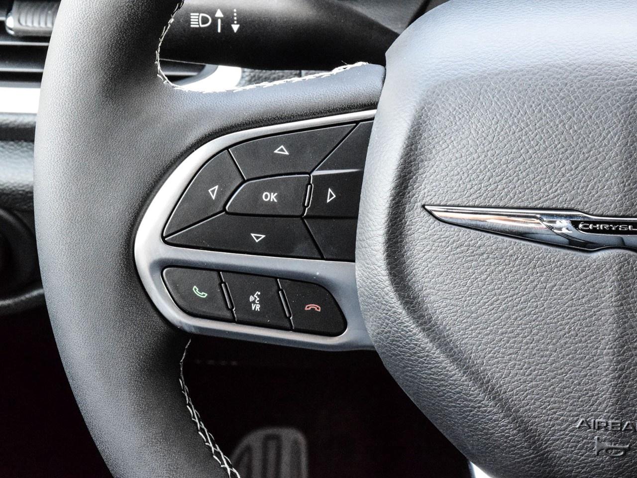 2026 Chrysler Pacifica Select FWD Photo