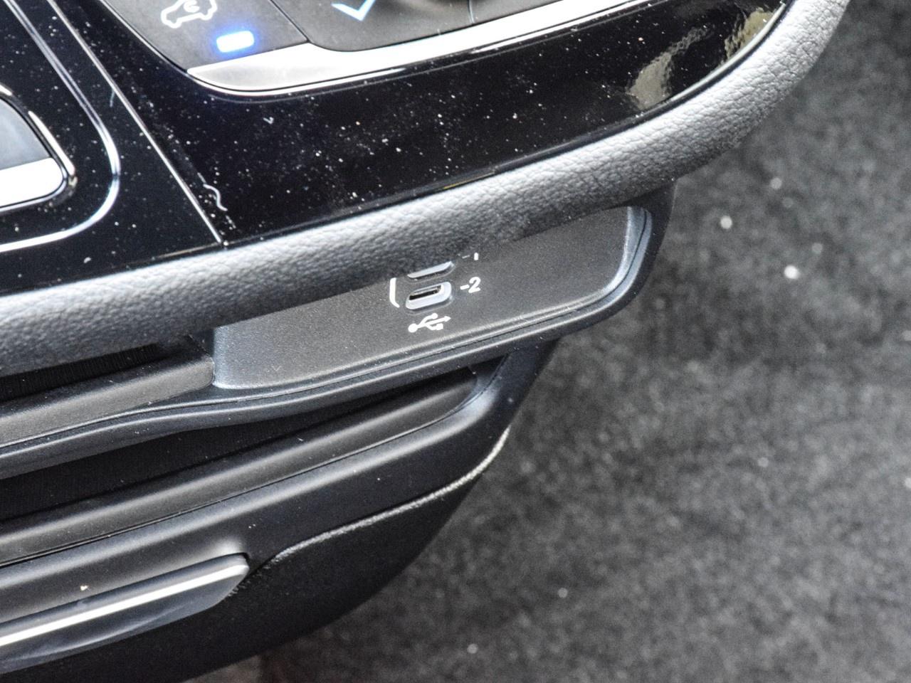 2026 Chrysler Pacifica Select FWD Photo