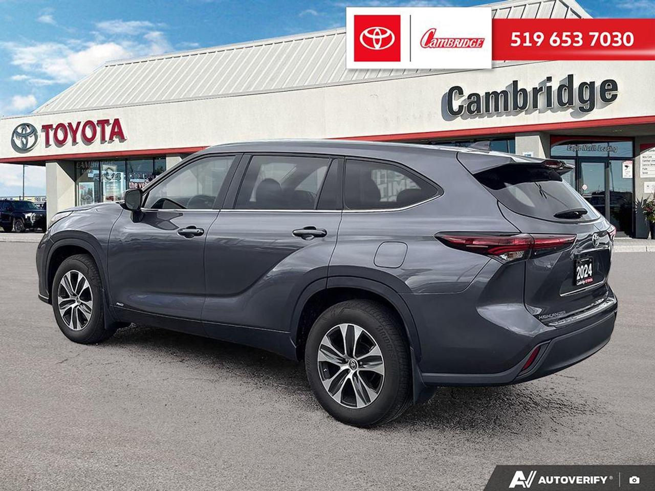 2024 Toyota Highlander HYBRID XLE Photo3