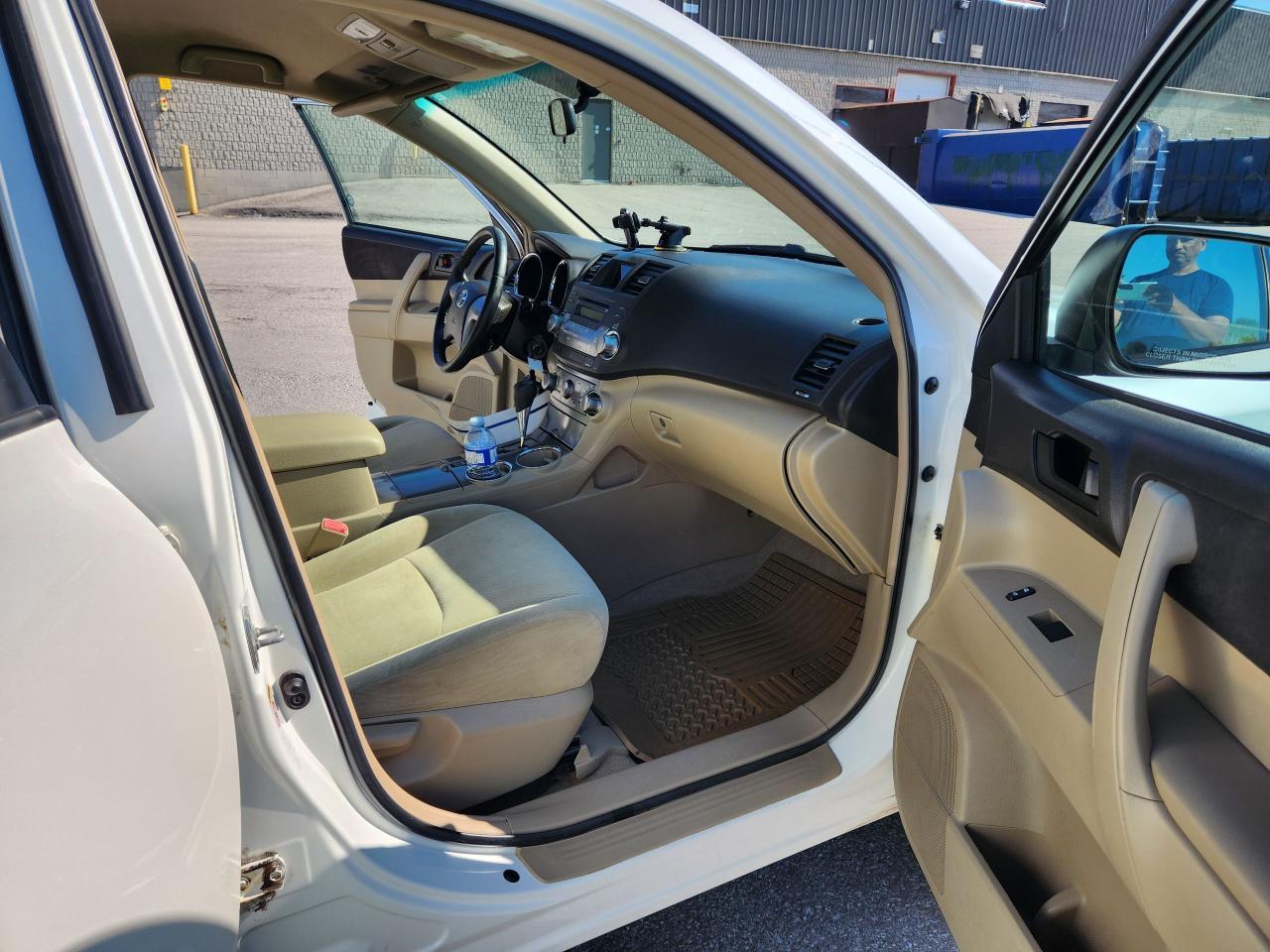 2010 Toyota Highlander $8850 with Safety 7 pass. - Photo #9