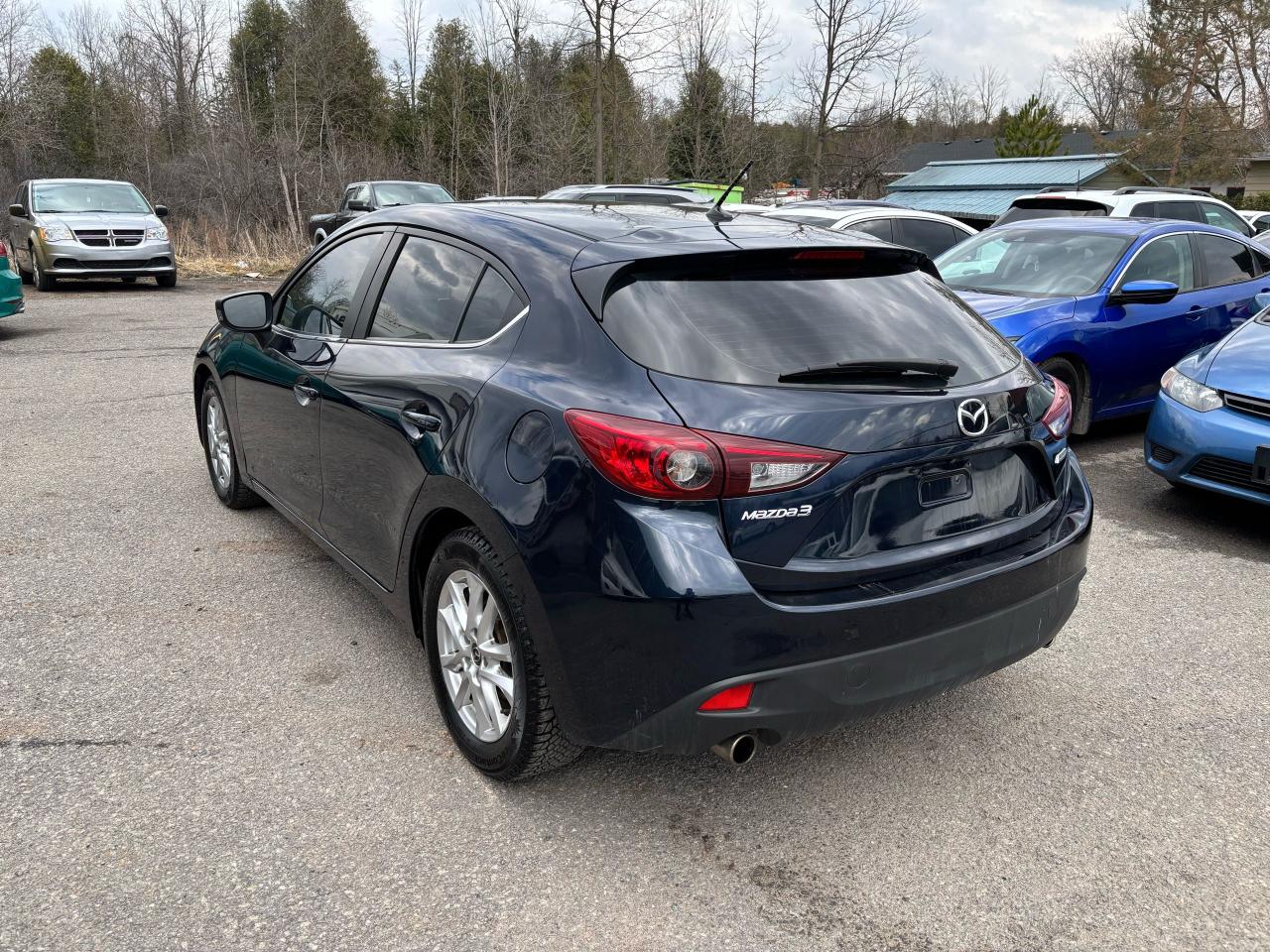 2015 Mazda MAZDA3 GS Photo3