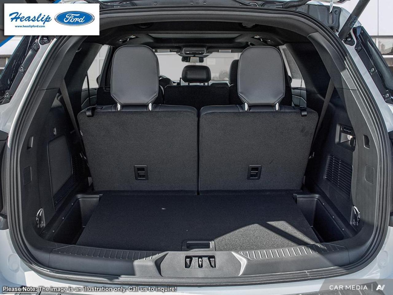 2025 Ford Explorer ST Photo5