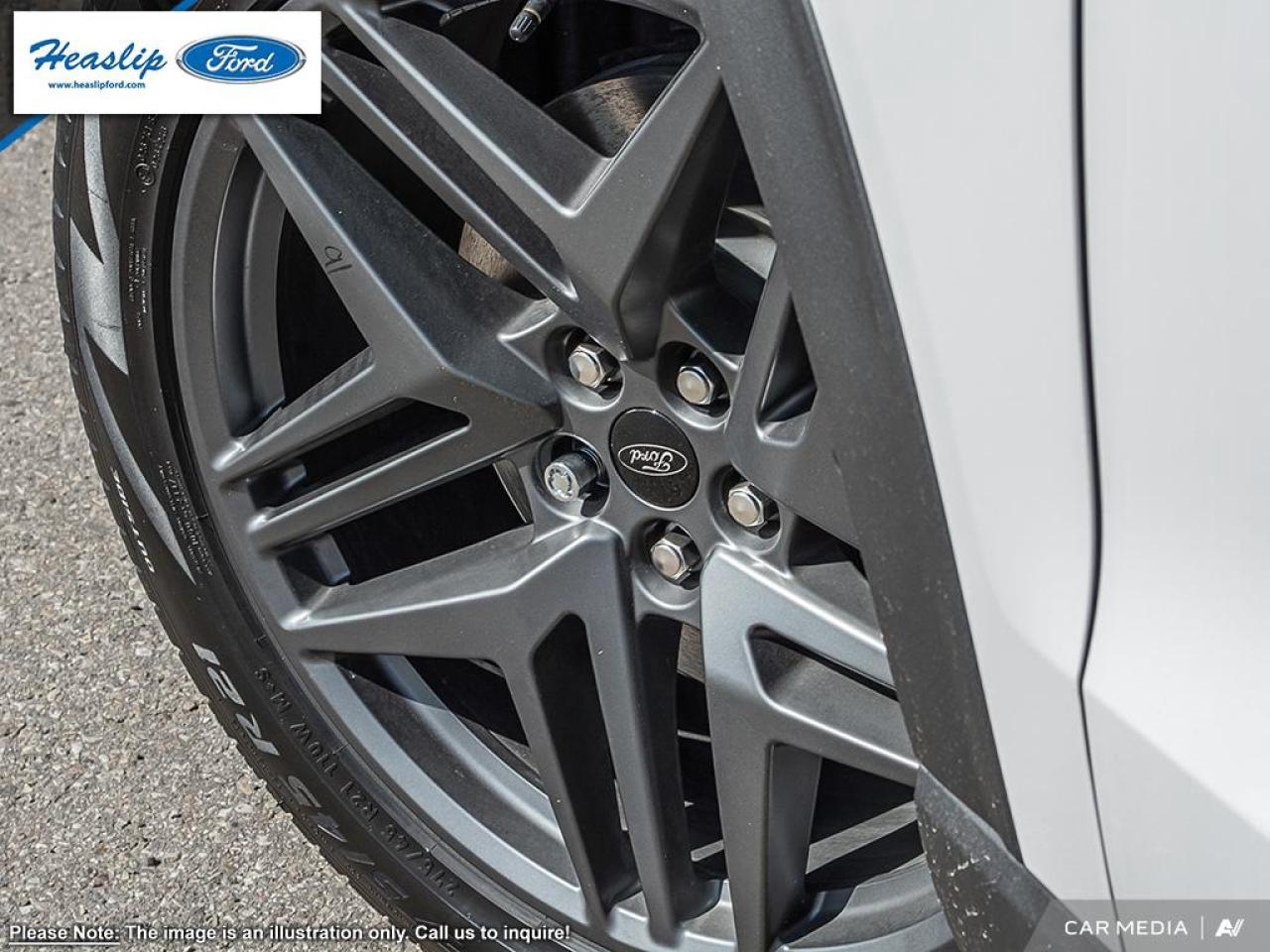 2025 Ford Explorer ST Photo5
