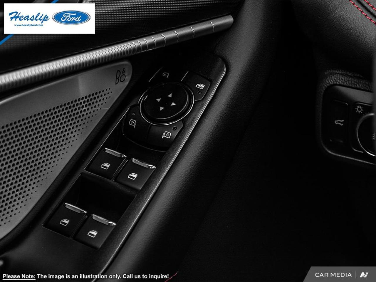 2025 Ford Explorer ST Photo5