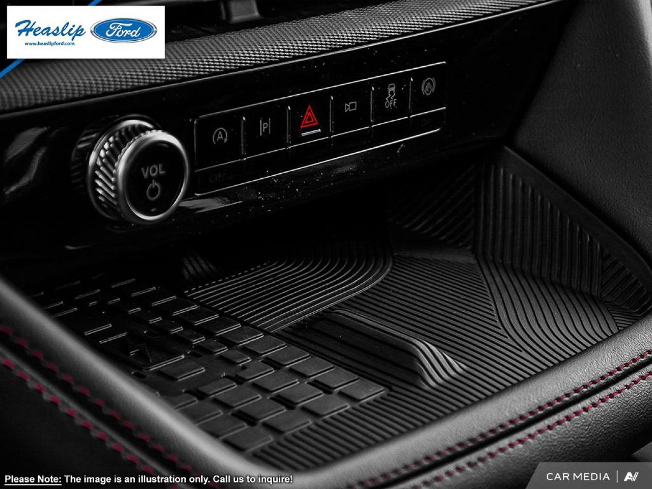 2025 Ford Explorer ST Photo5